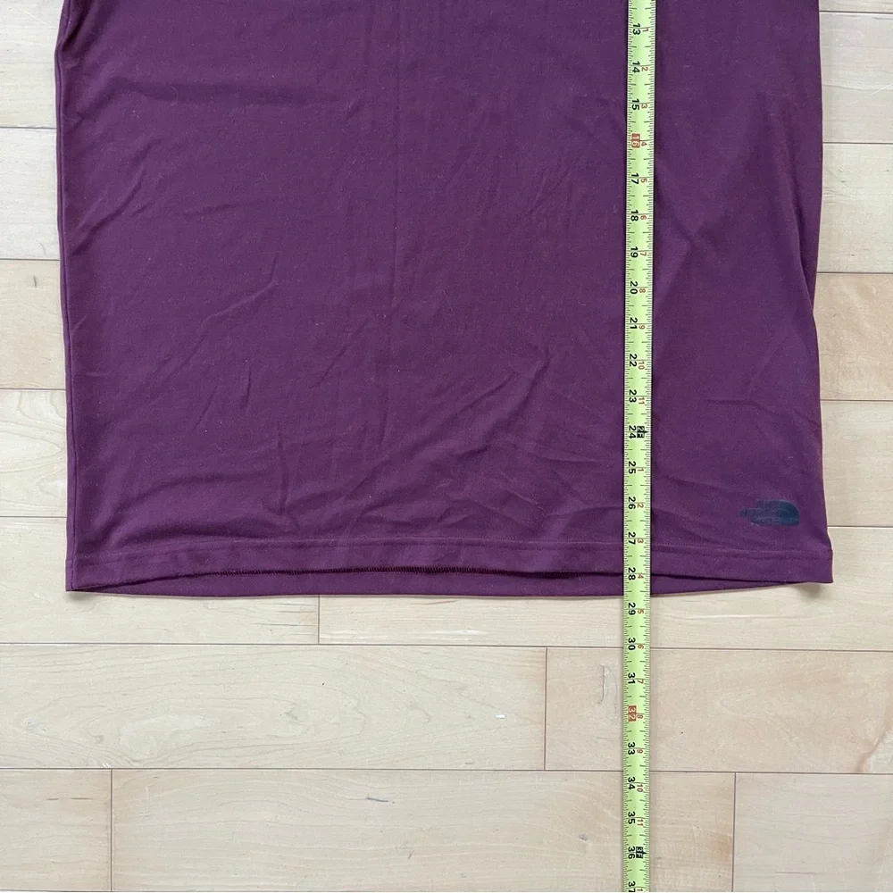 The North Face Flash Dry Henley in Burgundy and Black